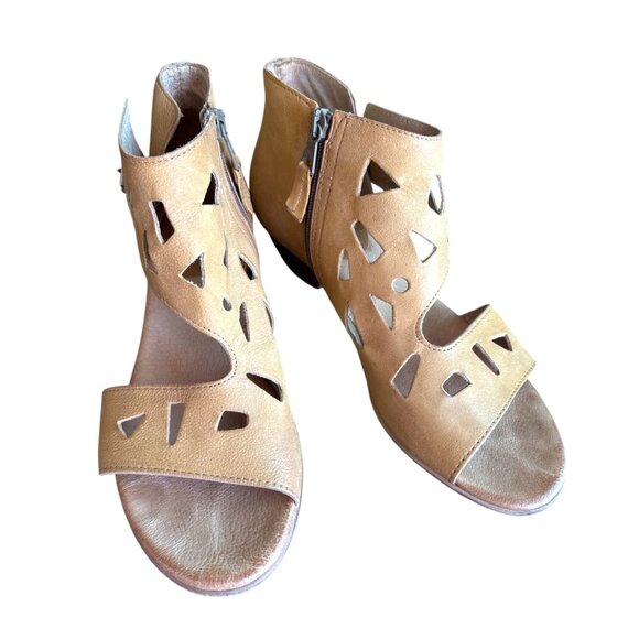 Miz Mooz Leather Cut Out Ankle Sandals Zip Wheat Tan Size‎ 39 8.5-9 Boho Current - Picture 1 of 12